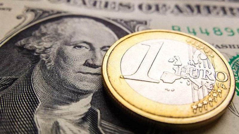 В Україні зафіксовано максимальний дефіцит готівкової валюти за три місяці
